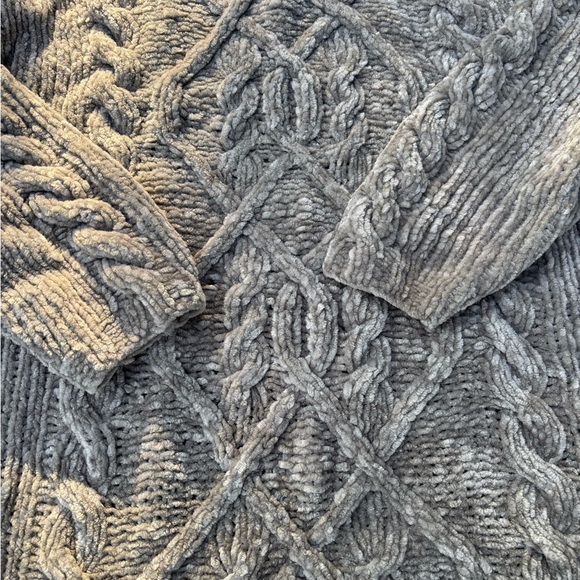 Express Heather Gray Cable Knit Turtleneck Sweater - Picture 2 of 4